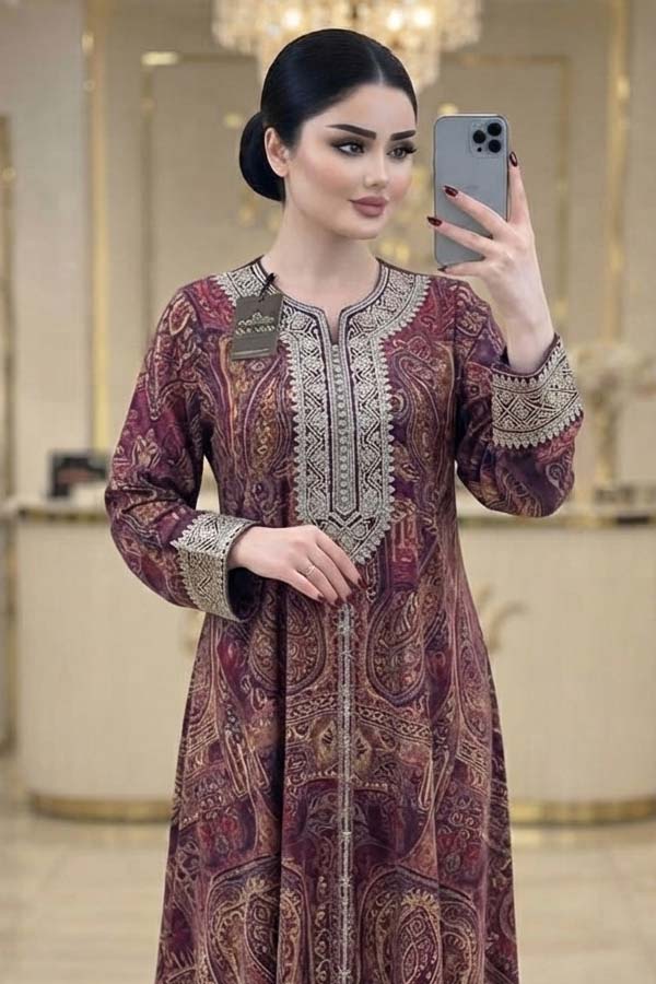 Bordo Desenli Yaka ve Kol Keşte İşlenmiş Elbise