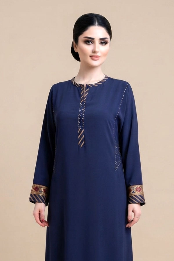 Lacivert, sade ve minimal yaka işlemeli günlük model